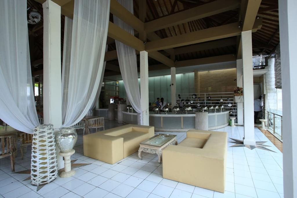 Hotel Reddoorz @ Padma Utara à Legian Extérieur photo